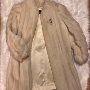 Ladies Cream Jordache Faux Fur.